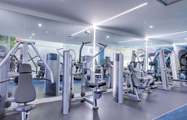 Crystal City Apt for Business Travelers - Photo 30