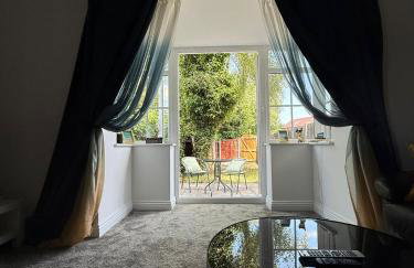 Home away Tamworth Staffordshire 4 Bedroom 3 Bathroom - Semi Detached House - Foto 58