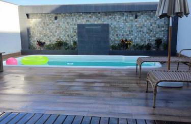 Sobrado com piscina, banheira e garagem coberta. - Foto 39