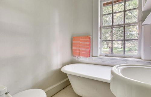 Hudson Valley Estate on 4 Acres with Private Pool! - Foto 23