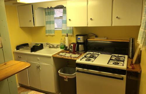 Rustic BEACH FRONT Basement Apt, Pet Friendly Wi-Fi apts - Foto 5