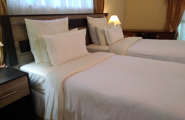 Charming 6-bed House With Swimming Pool in Harare - Foto 1