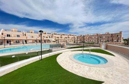 Torre sol Penthouse - jacuzzi - AC - garage - pool - Foto 1