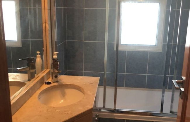 P Delgada 3-bed House, Sleeps 6, Parking & Seaview - Foto 14