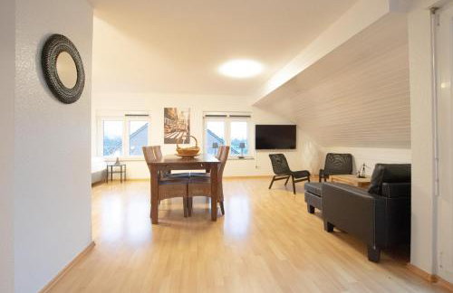 Tolstov Apartments - 1 , 3 and 4 Room Apartments - 20 min Messe DUS & Airport DUS - Foto 5