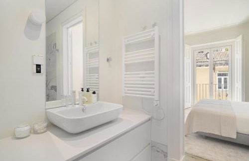 WHome Timeless Design Meets Central Convenience - Photo 25