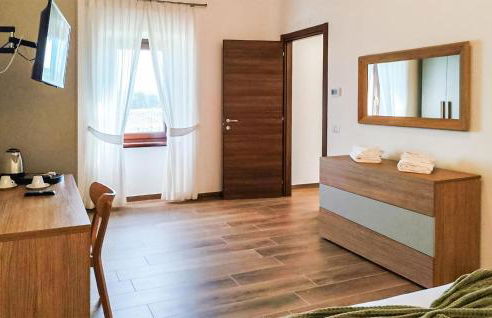 Stunning Apartment In Lubriano With Sauna - Photo 11