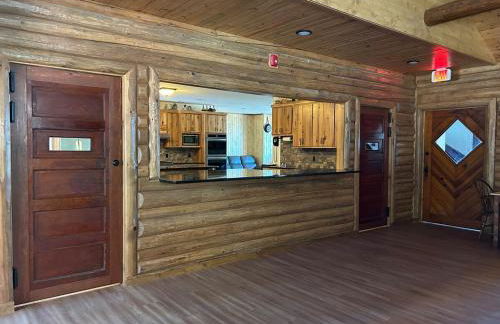 The Lodge at Pine Cone Lodge for Large gatherings! - Foto 19