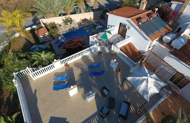 Lovely 7 Bedroom Villa !! - Photo 19