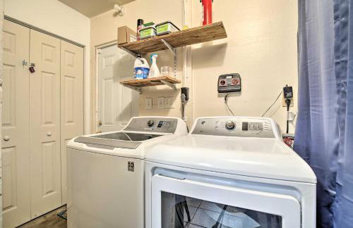 Tropical Palm Harbor Retreat with Lanai and Patio! - Foto 17