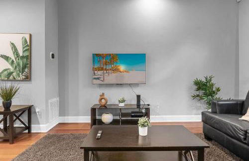 Enchanted 4BR Family Style Townhome in Disney Area - Photo 8