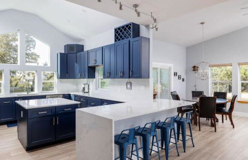 Casa Mariposa Newly Renovated Firepit*Fireplace*Great Deck*Pets Welcome! - Foto 6