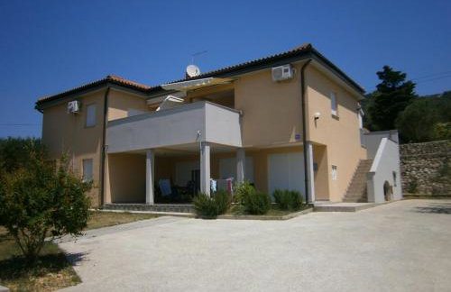 Zobić Family Apartments - Photo 32