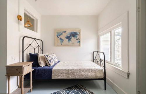 Stay Portland - 3BR - Sleeps 6 - Steps to NW 23rd - Fast WiFi - Foto 15