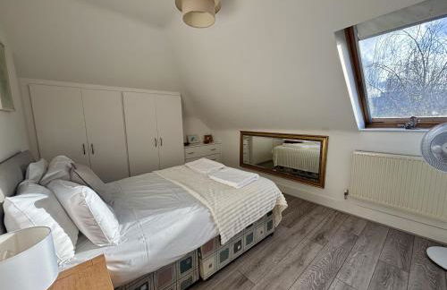 Egham Modern Two Bedroom Apartment - Foto 6