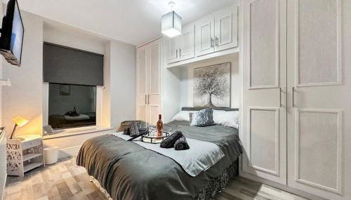 3 bed home in Tonypandy with Balcony View Room - Foto 3