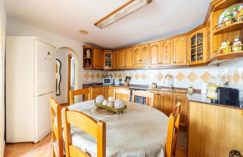 Apartment in Spain near Scenic Coastline - Foto 13