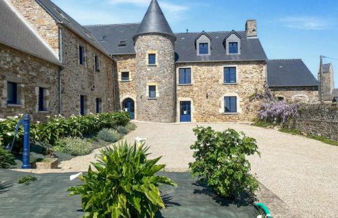 Amazing Home In Fierville-Les-Mines - Foto 1