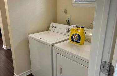 Walk to the Alamodome! Sleeps 6, Pet Friendly - Foto 23