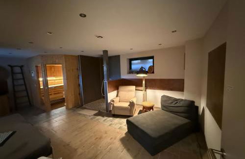 Blockbohlen HolzHaus mit Sauna, Outdoor Jacuzzi und BadeTeich - Foto 30