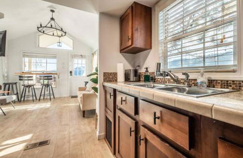 NEW! Boutique TinyHome w/Direct View of PikesPeak! - Foto 11