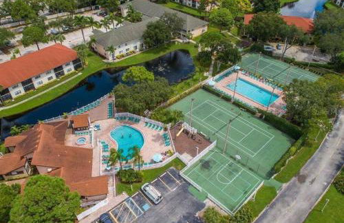 Waterview Oasis Retreat, minutes to Anna Maria Island and IMG - Photo 6