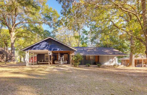 The Whacky Shack Family Cabin with Fire Pit! - Photo 40