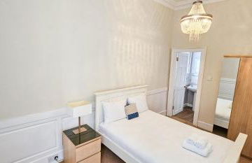 Russel House - 4 Bedroom - The Royal Mile - Photo 20