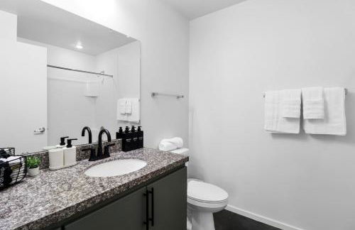 Centric 2BR In HEART of DTPHX Free Garage Parking - Foto 4