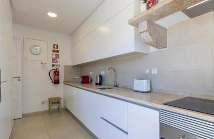 Charming Belém 3BDR Property by LovelyStay - Photo 20