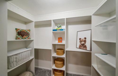 Next to Expo, 5 beds, Hot-tub, corn hole, pets! - Foto 37