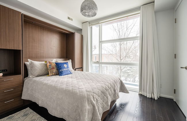 Luxury 4BR Townhouse in Downtown Toronto - Photo 4