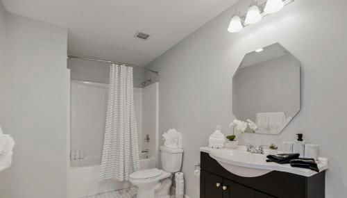 Chic 1BR Parking, Rooftop, Near Arrowhd & TMobile - Photo 4