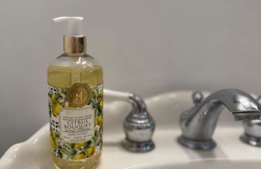 Steps to Sand Cozy 3BR Partial Ocean Views - Foto 22