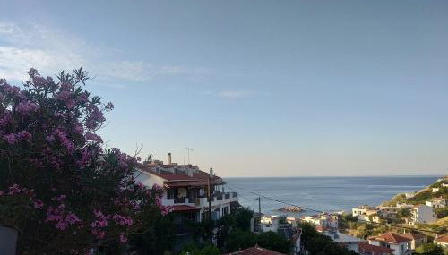 Raptis House - Photo 1