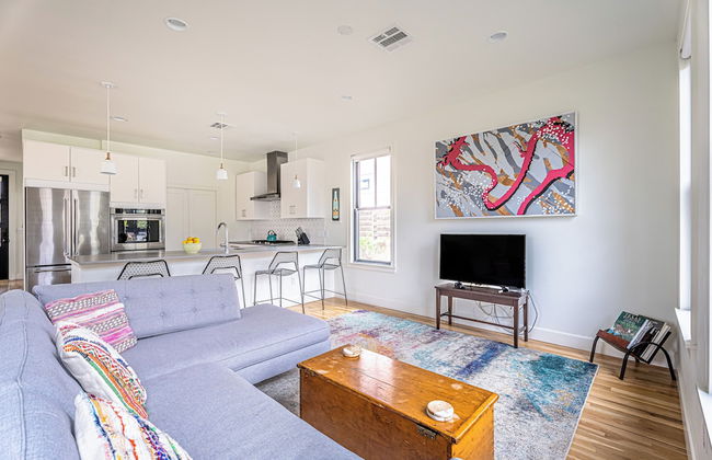 Rooftop Deck 5 Mins to Downtown - Photo 19