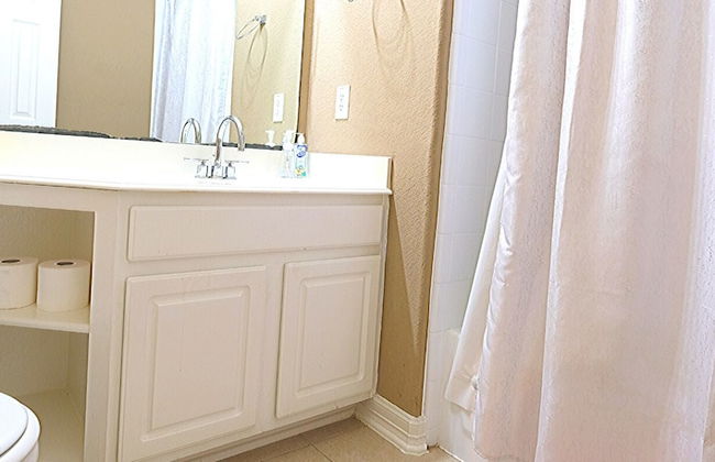 6Bdrm 4.5Bath 8Beds - HOME BIG AS TEXAS - Foto 25