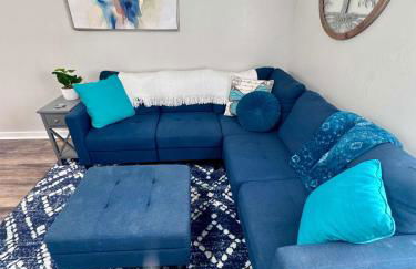 Comfy 2BR 1BA Apt - Foto 1