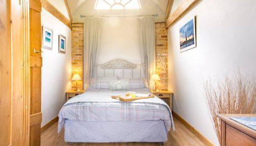 Cinnamon Cottage Newcastle Emlyn - Photo 3, wardrobe