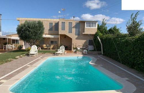Habitaciones en planta superior independiente con piscina - barbacoa - Foto 1