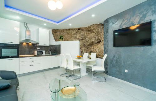 Hidden Gem Apartment - Photo 14