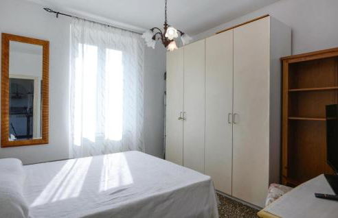 2 Bedroom Awesome Apartment In Terrile - Foto 5