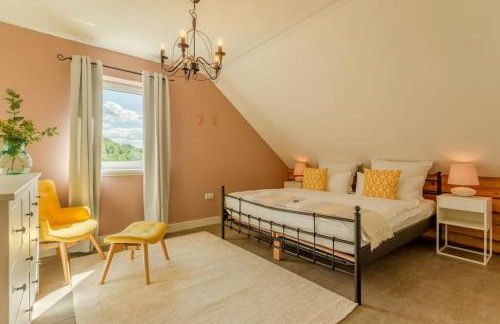 Spacious Home Sauna Hot Tub Pool Patio BBQ - Photo 12