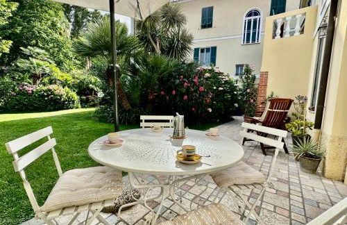 Villa Angelina Holiday Homes I Casa Limone I A pochi chilometri da Sanremo e il suo Festival I Giardino I Parcheggio privato - Photo 3