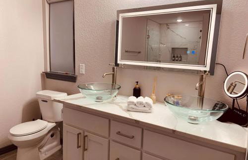 Family Modern Comfy Home in DFW - Foto 31