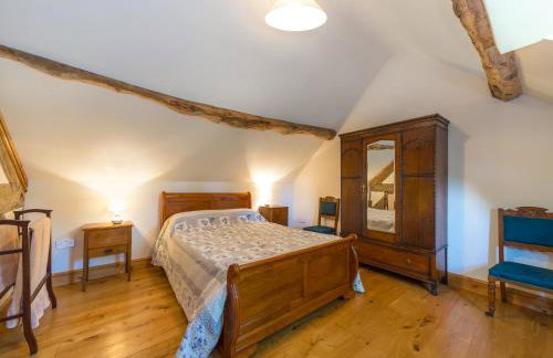 Stone House - Photo 12