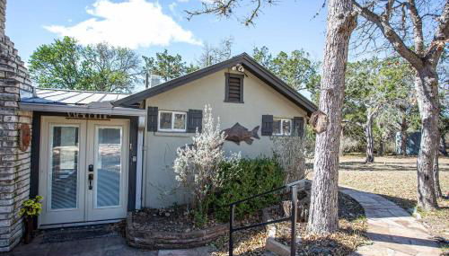 Cozy 2BR Cabin - King Bed Bunks Fire Pit & BBQ - Foto 4