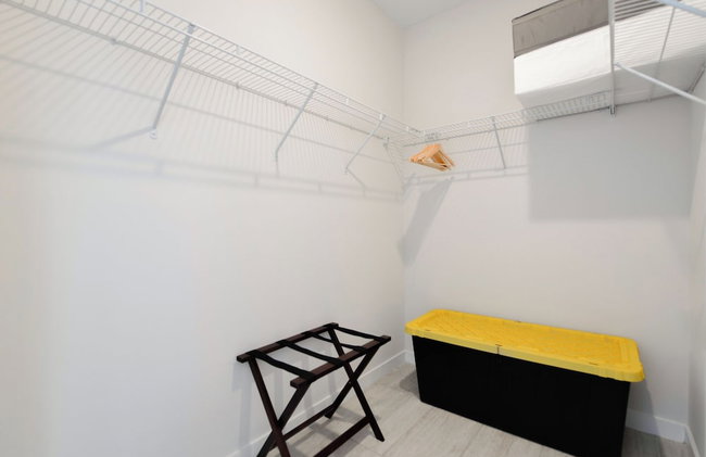 Poolside District Condo - We Host - Foto 47