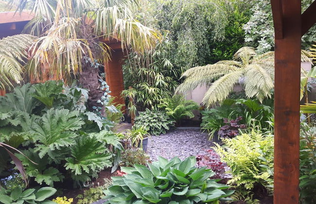 Cabin set in a Beautiful Romantic Tropical Garden - Foto 23