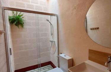 StoryHouse33 - Casa com histórias, pátio e jacuzzi - Foto 13